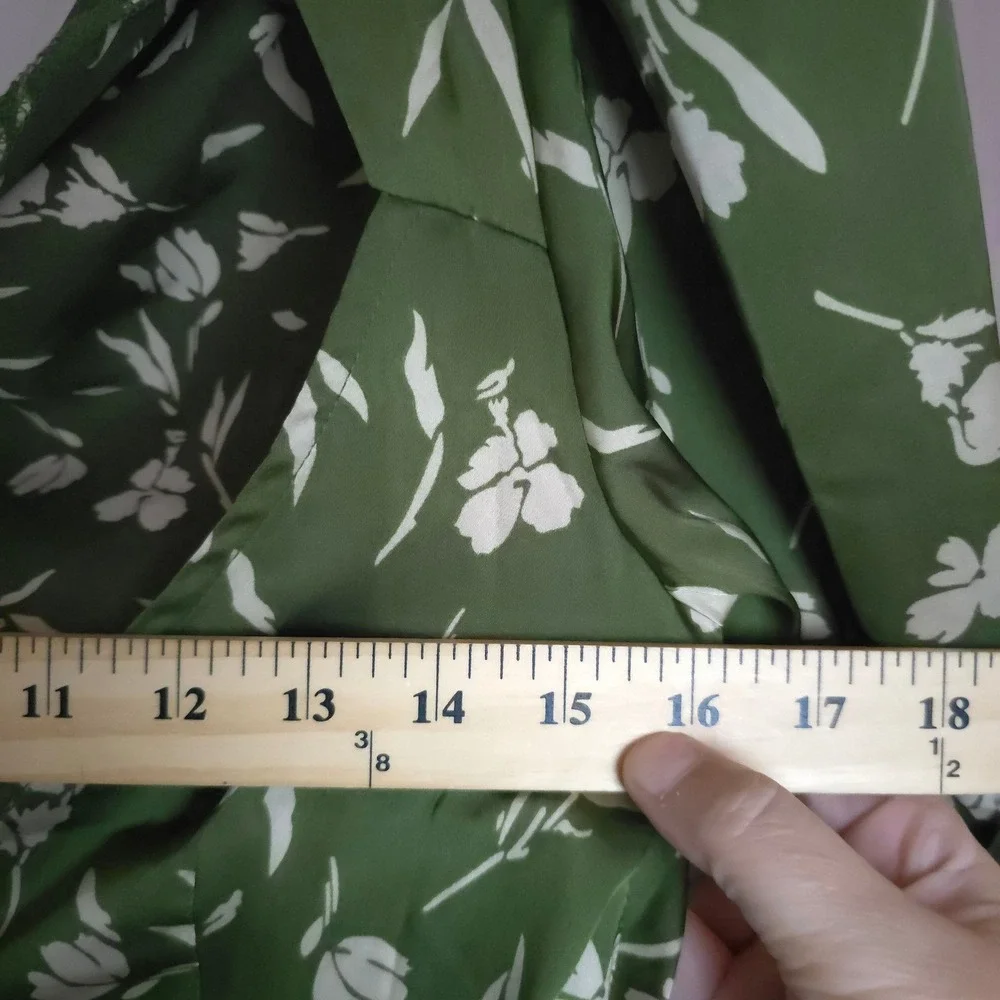 ASTR The Label Floral Open Back Blouse Women Puff Sleeve‎ Olive Dressy